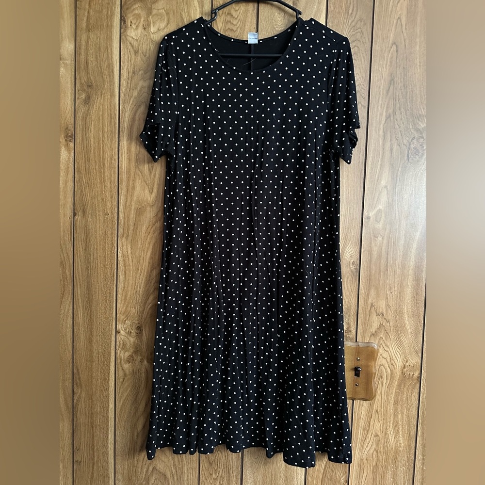 Large Old Navy Black and White Polka Dot T-Shirt Dress